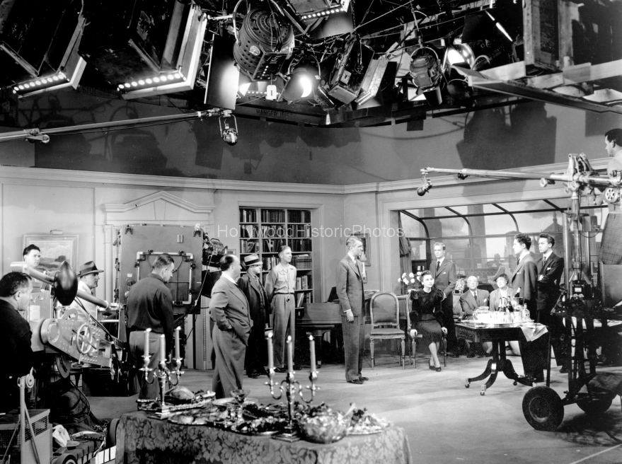 Alfred Hitchcock 1948 2 ROPE with James Stewart, Granger, Dall wm.jpg